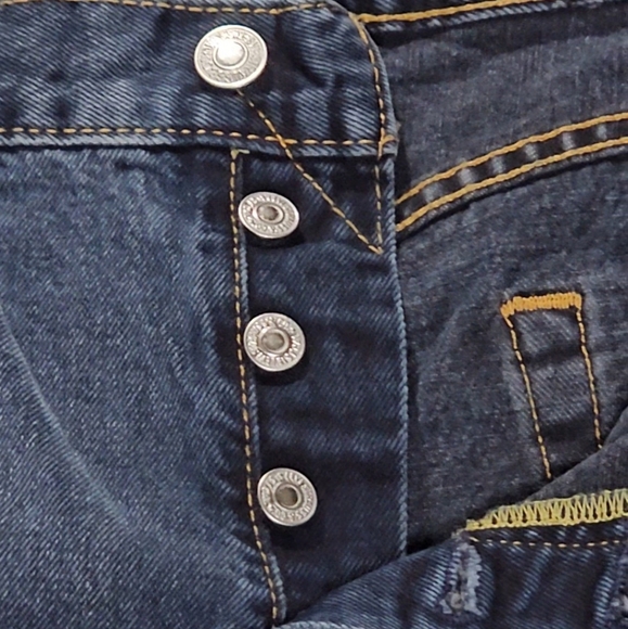 Levi's Men's 35x30. Blue Jeans - Picture 4 of 5